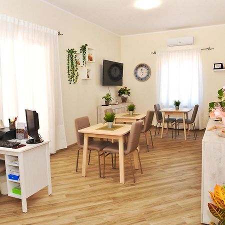B&B Monday Φιουμιτσίνο Εξωτερικό φωτογραφία