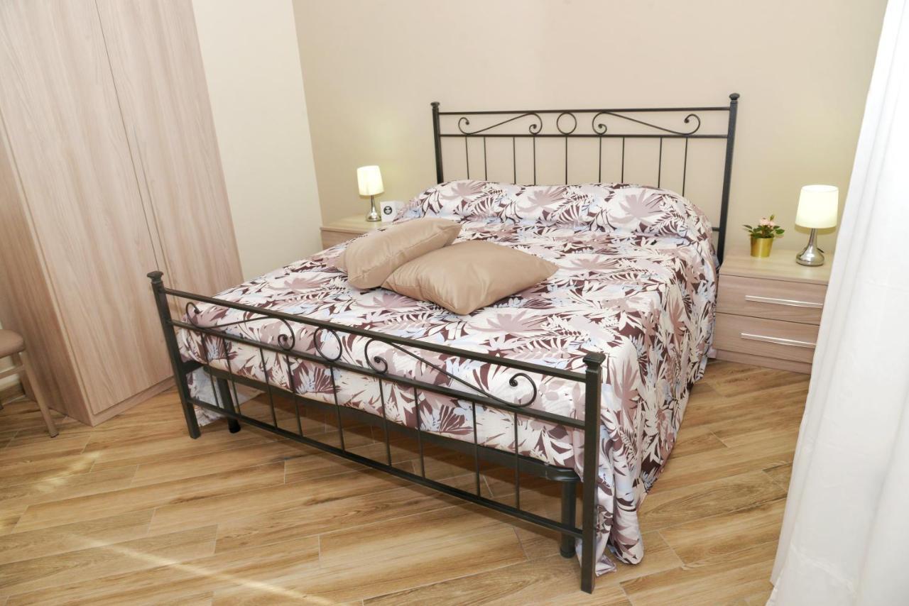 B&B Monday Φιουμιτσίνο Εξωτερικό φωτογραφία