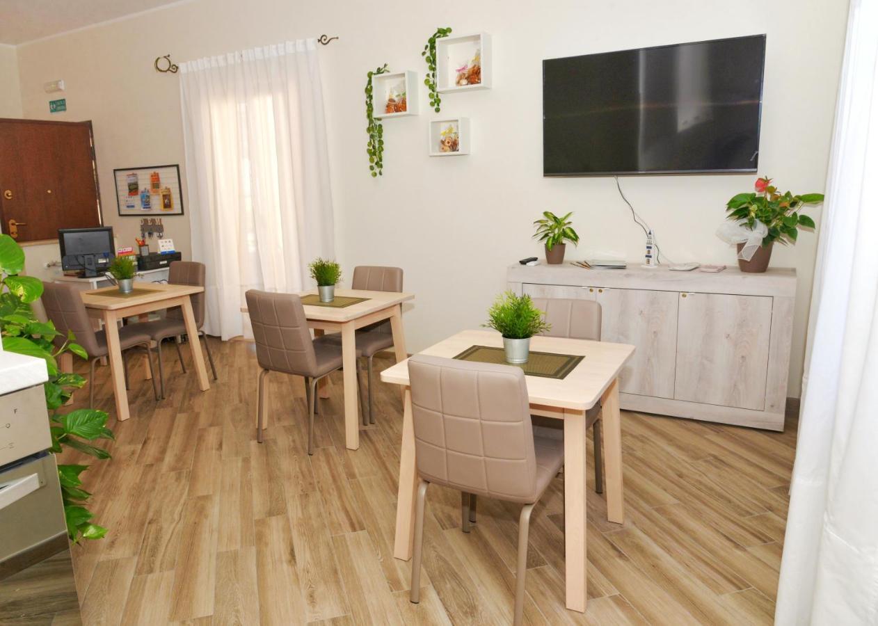 B&B Monday Φιουμιτσίνο Εξωτερικό φωτογραφία